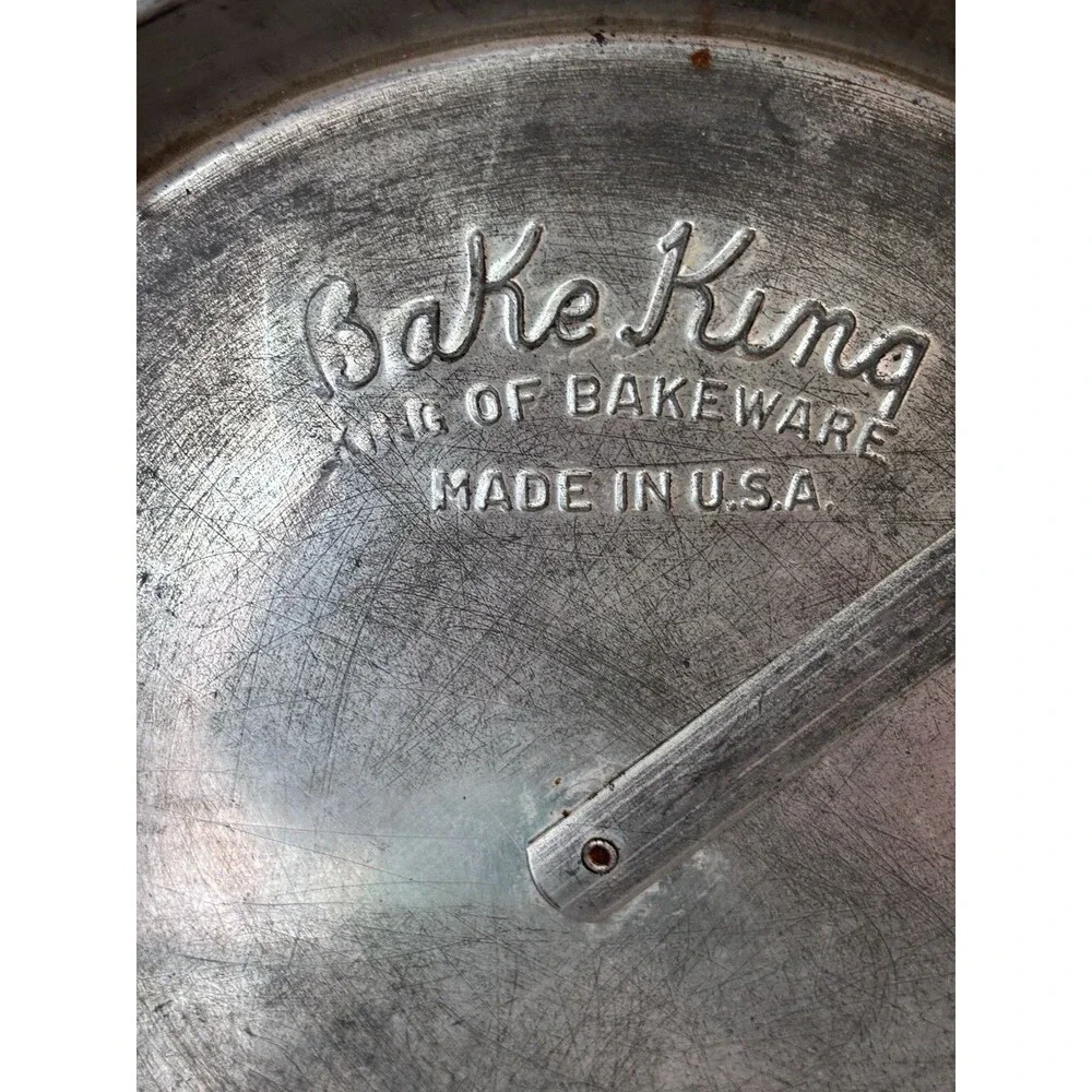 Vintage Bake King 2-Piece Round Metal Cake Pan Set 9in x 2in Deep, Made in USA